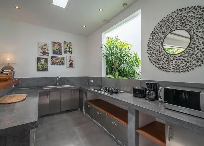 Cempaka Ungu - Tranquil & Chic Pool 4-bedroom In The Heart Of Seminyak