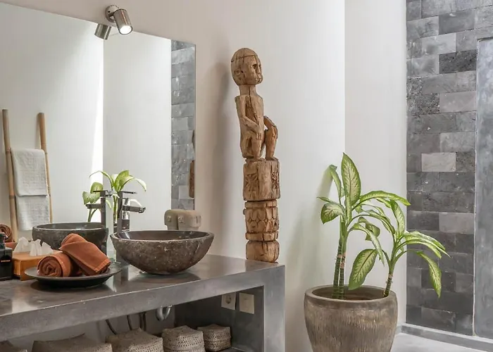 Cempaka Ungu - Tranquil & Chic Pool 4-bedroom In The Heart Of *