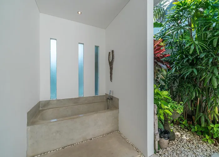 Villa Cempaka Ungu - Tranquil & Chic Pool 4-bedroom In The Heart Of