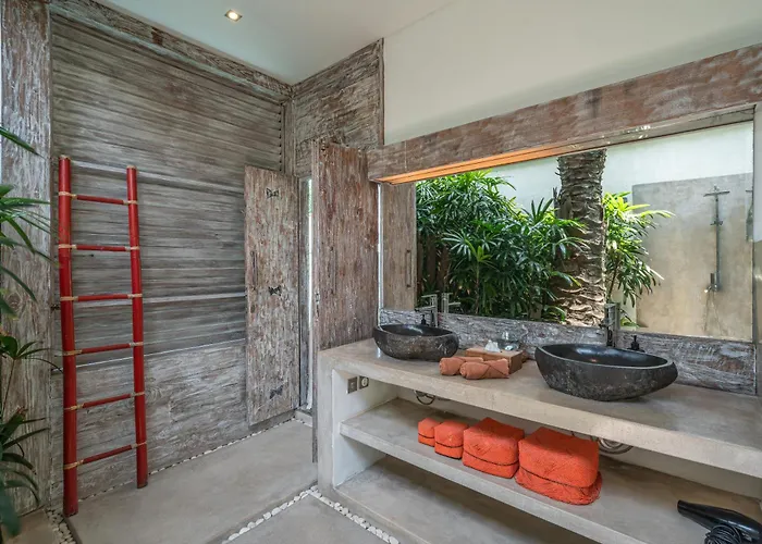 Cempaka Ungu - Tranquil & Chic Pool 4-bedroom In The Heart Of