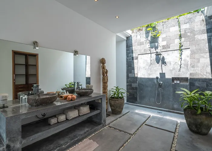 Cempaka Ungu - Tranquil & Chic Pool 4-bedroom In The Heart Of Villa Seminyak