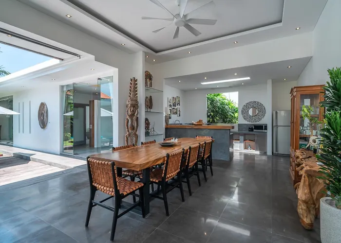 Cempaka Ungu - Tranquil & Chic Pool 4-bedroom In The Heart Of Villa Seminyak