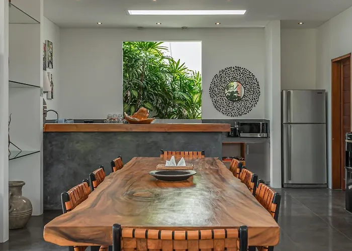 Cempaka Ungu - Tranquil & Chic Pool 4-bedroom In The Heart Of