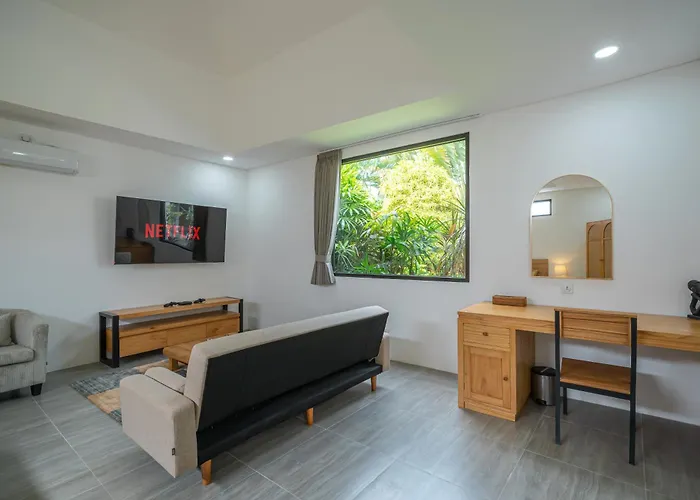 Villa Cempaka Ungu - Tranquil & Chic Pool 4-bedroom In The Heart Of Seminyak